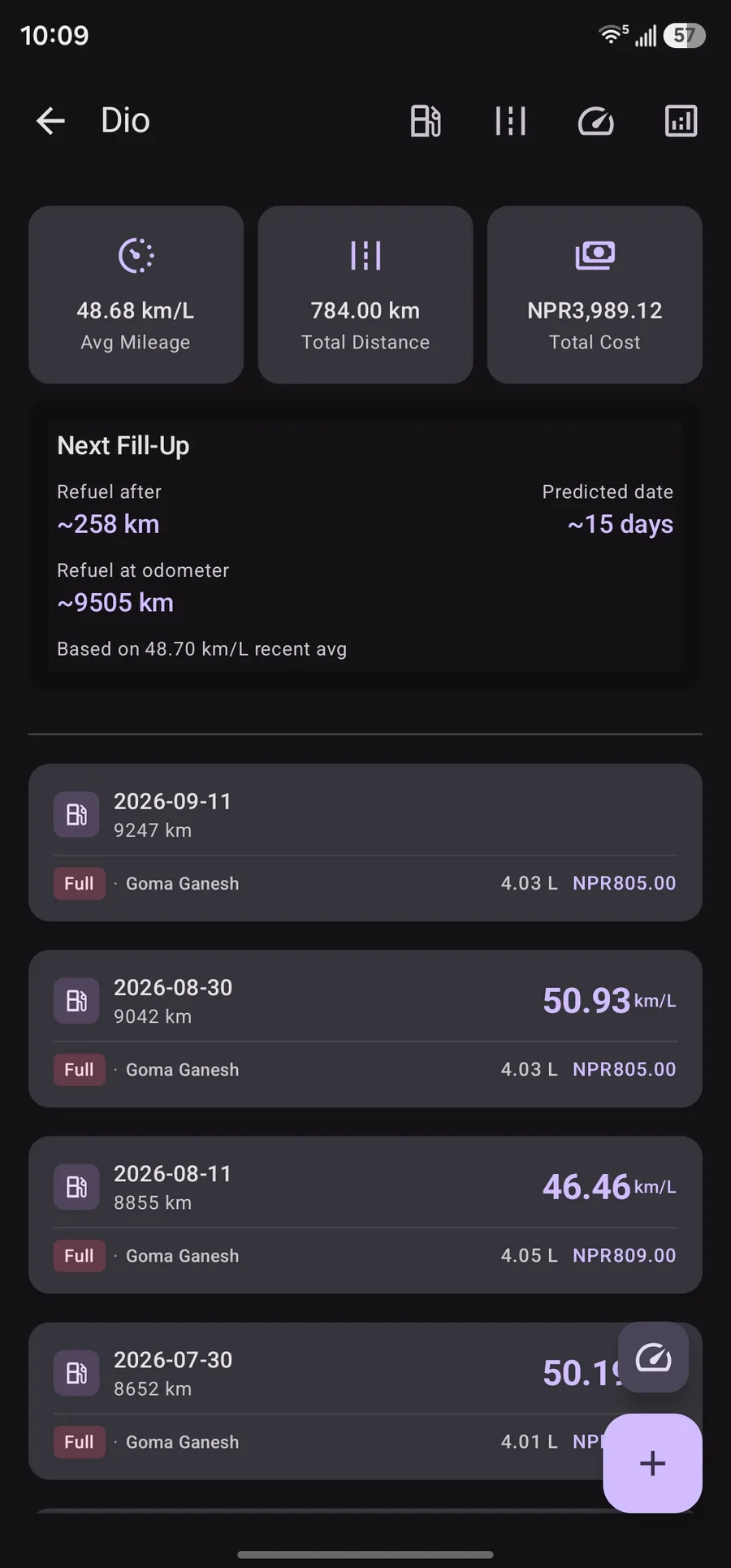 FuelLog fuel log screen showing average mileage, next fill-up prediction, and fill history